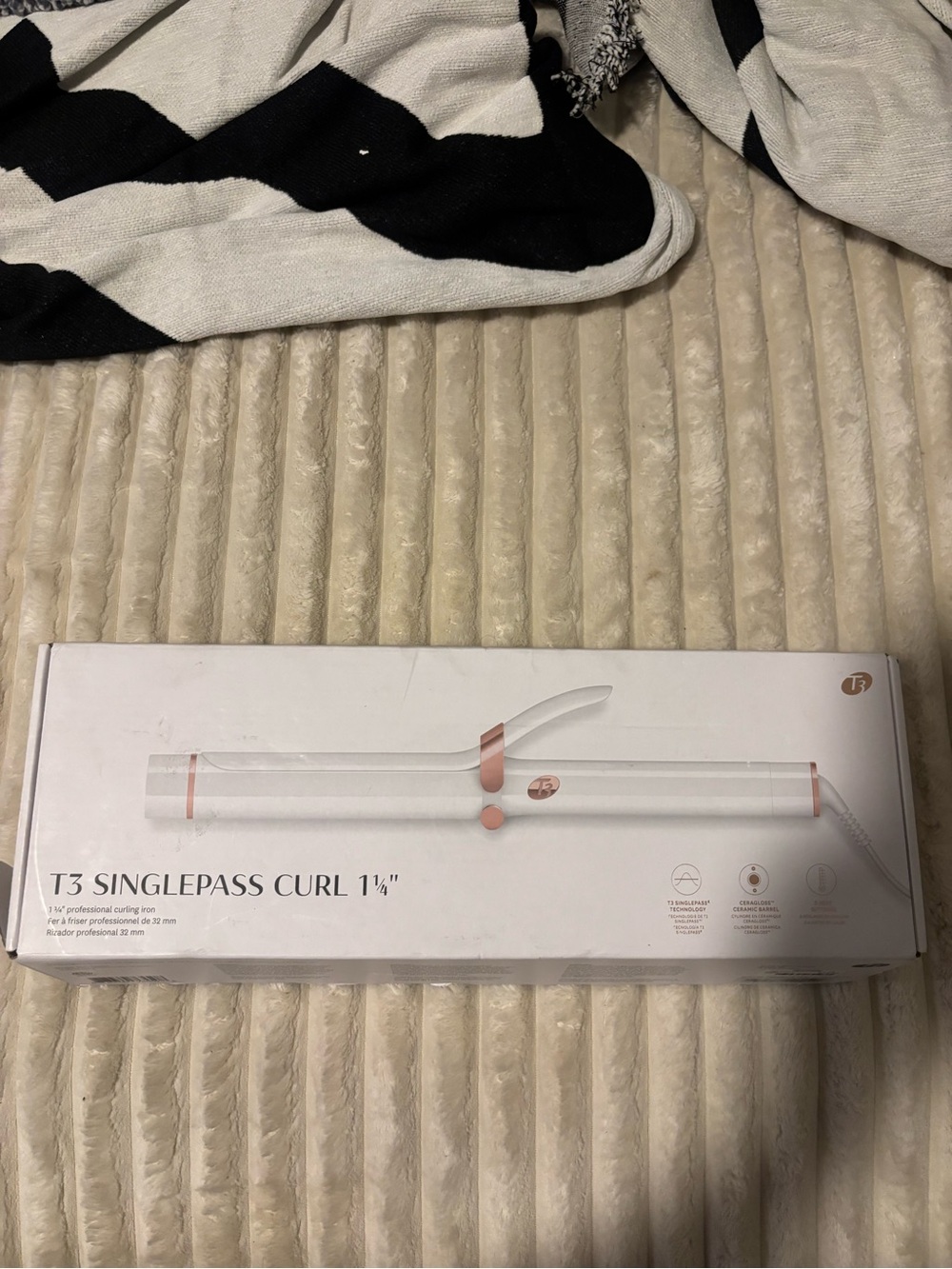 T3 White and Rose Gold 1¼" SinglePass Curling Iron